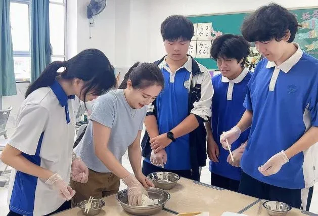 深圳菁华中英文实验中学 | 【菁华日高留学班】在菁华，用团子解锁 “沉浸式日语 + 文化” 的双倍快乐