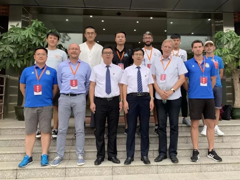 深圳珊蒂泉外国语学校国际部与德国Soccer City学校开展足球交流活动