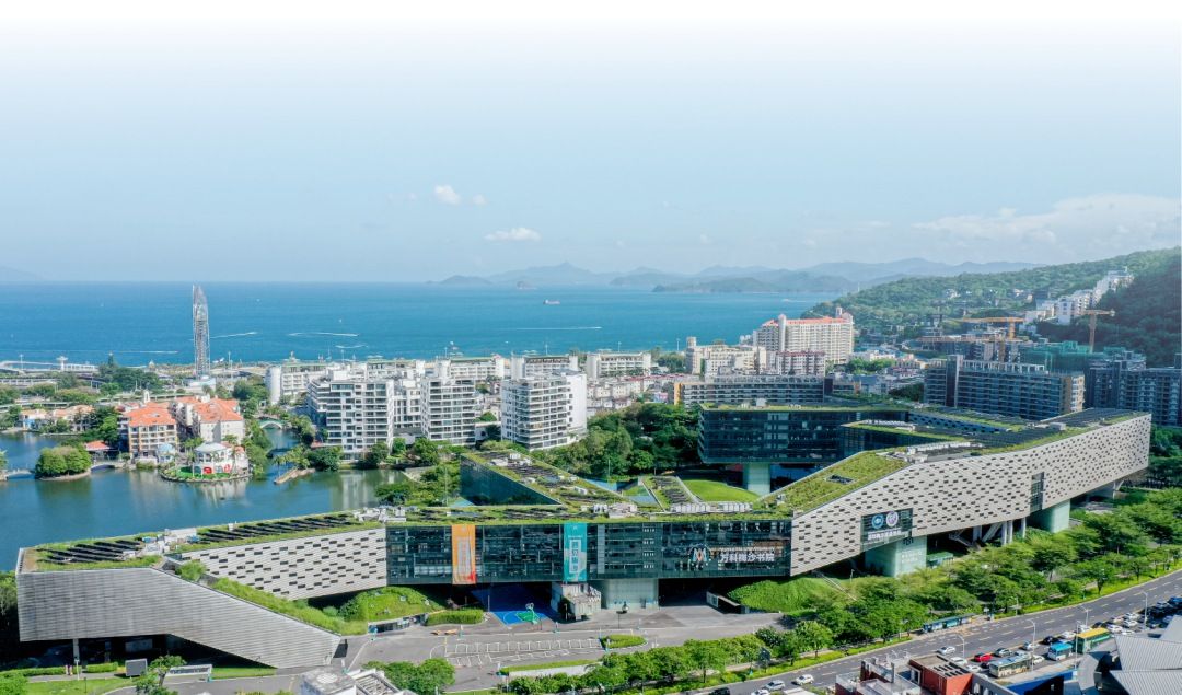万科梅沙书院校园与周边海岸景观